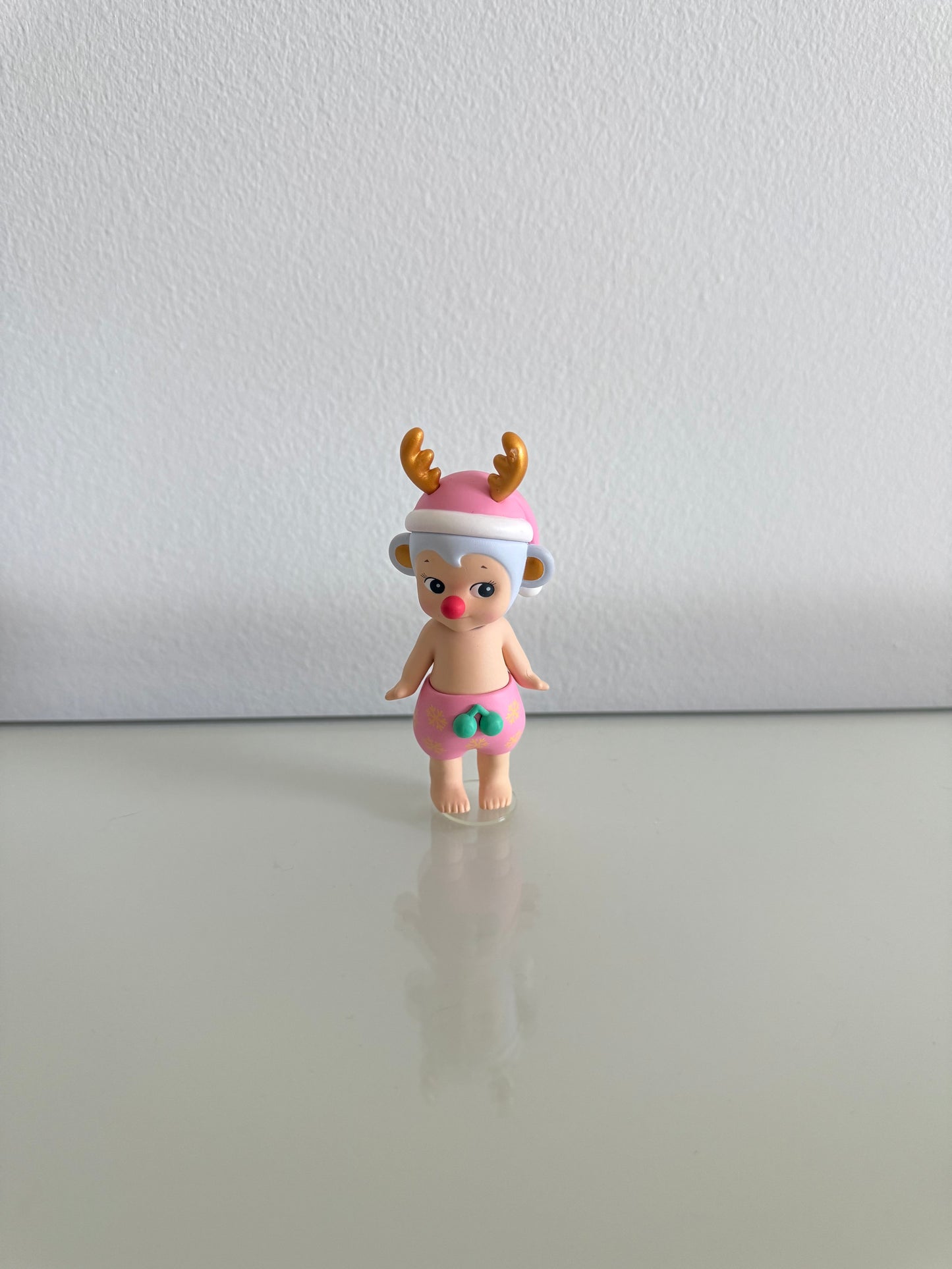 Reindeer Dreaming Christmas Sonny Angel Series (DEFECTED)