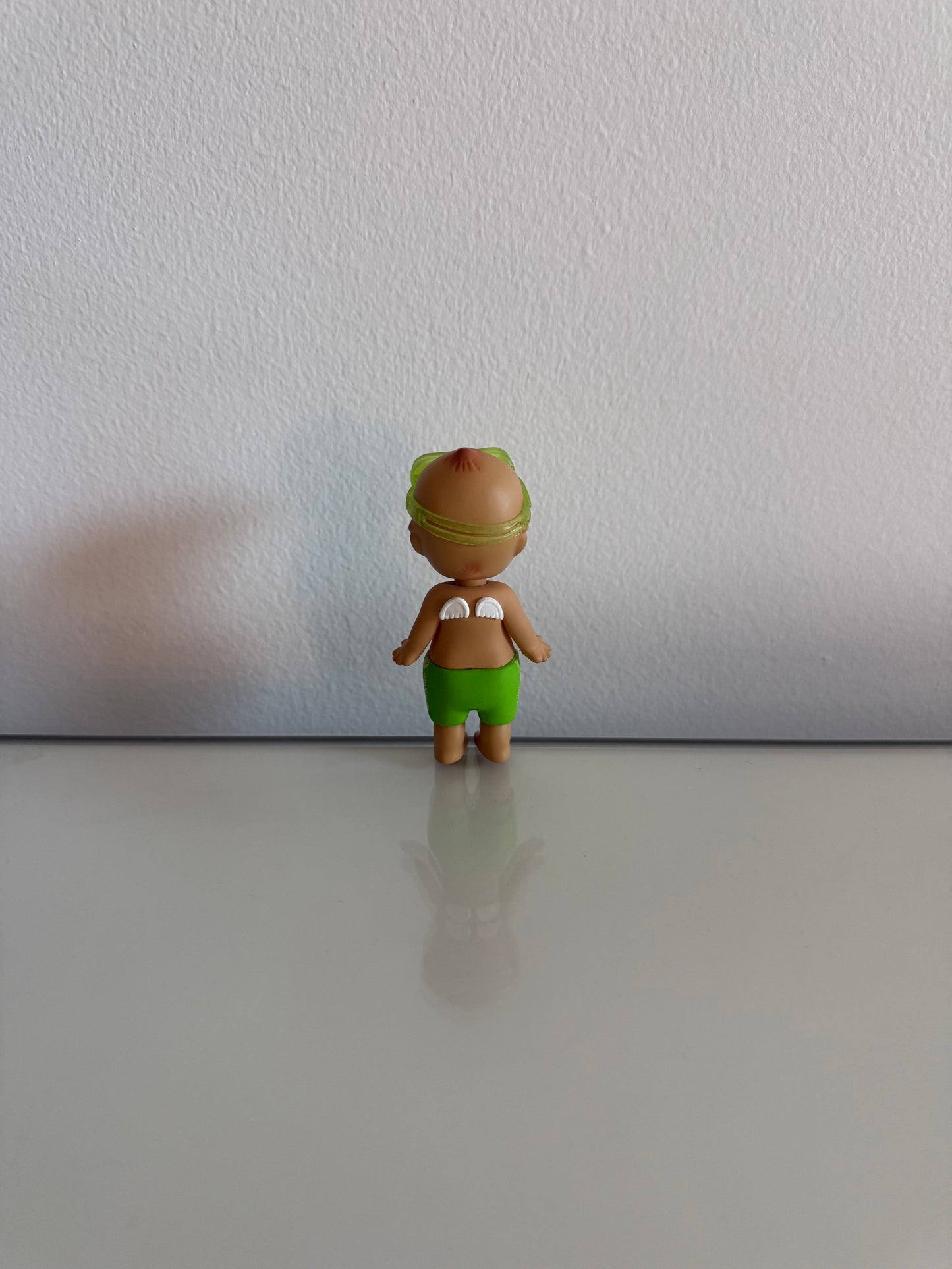 Green shorts Sonny Angel