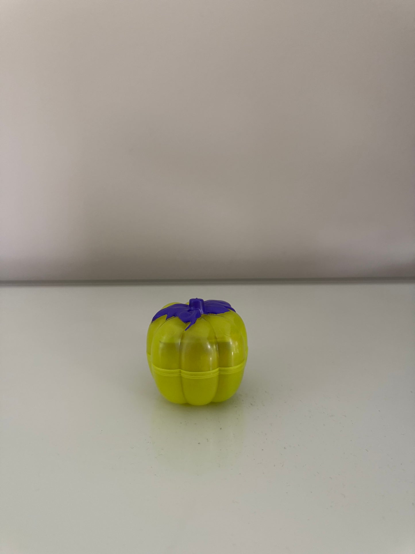 OPENED Shopkins Halloween Glow in the Dark Pumpkin 2 Pack
